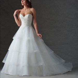 Size 10 wedding ballgown tiered tulle/ lace bodice